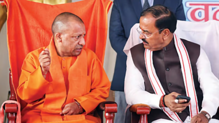 UP Politics: Is BJP preparing to take a big decision in UP? Pictures created a stir