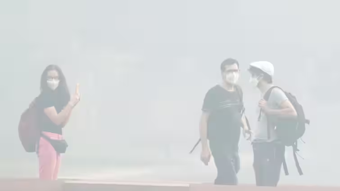 Delhi Air Pollution Turns Deadly: GRAP-4 Enforced, Classes Shift Online for Students Except 10th-12th!