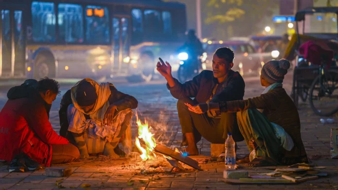 Weather Update: Delhi Freezes at 4°C, MP-Rajasthan 2°C, Haryana Hits 0°C!