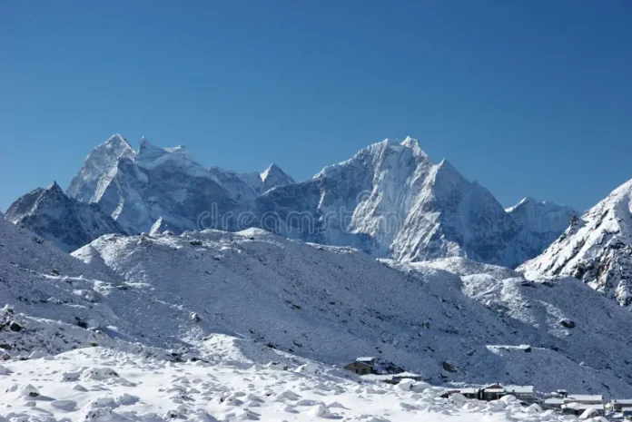 Snow on Himalayas Triggers Delhi Freeze, why? What does science say?