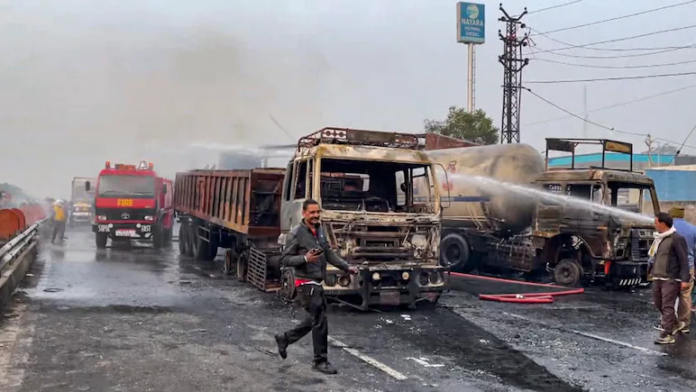 Jaipur Fire Accident: Gas Tanker Explosion 7 Dead, Dozens of Vehicles Burnt!