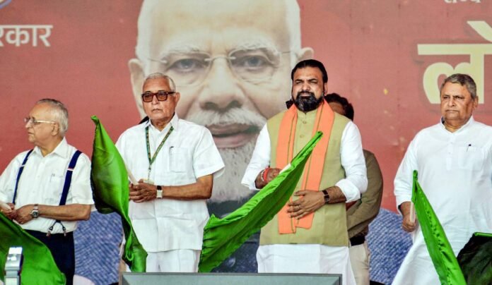 cm-samrat-choudhary-flags-off-80-high-tech-fire-vehicles-in-bihar